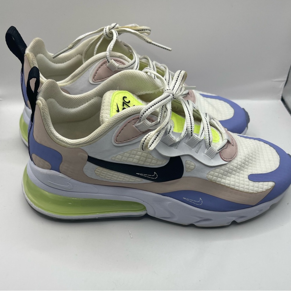 Women’s Nike 270 shoes